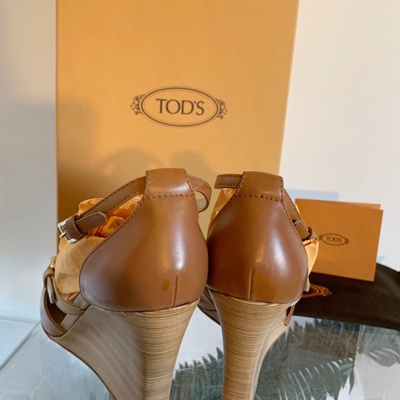 Tod’s Women’s leather wedge two tone sandal! - Picture 4 of 6